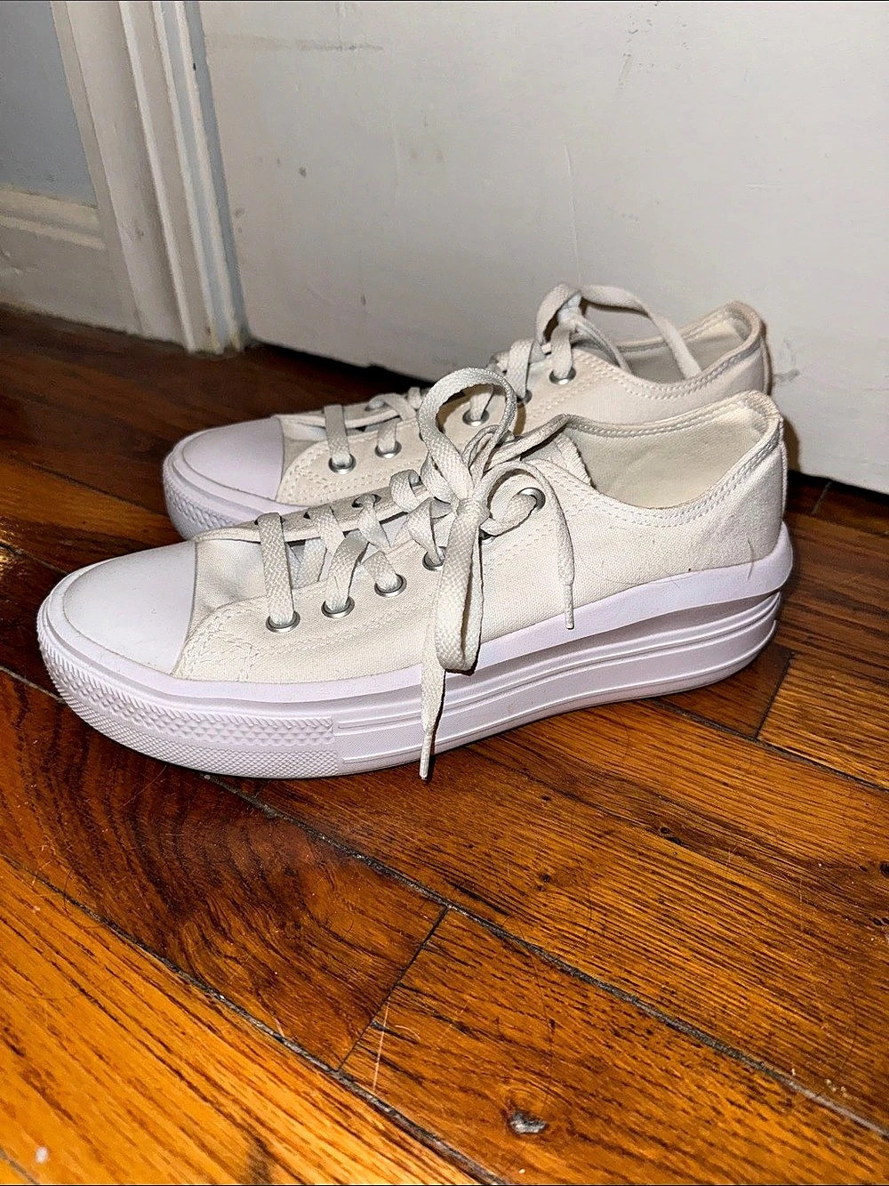 Converse Chuck Taylor All Star Move Low Top Platform Sneakers White US 9